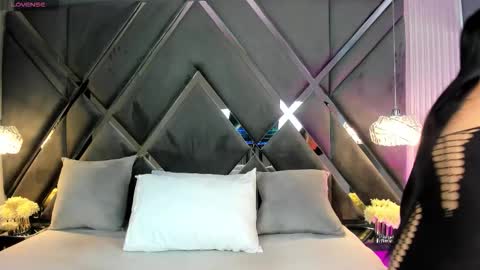 Snapshot of mya_evans chatting on February 28, 11:33 am Mariana Evans online show from February 28, 11:33 am