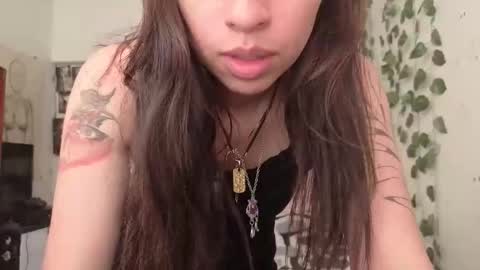 Snapshot of myagosling13 chatting on January 12, 8:47 pm miagosling NTMU Dont forget follow me online show from January 12, 8:47 pm