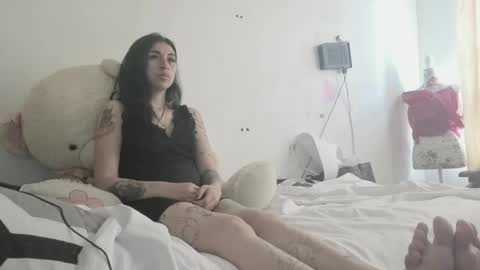 Snapshot of myagosling13 chatting on July 6, 6:10 pm miagosling NTMU Dont forget follow me online show from July 6, 6:10 pm
