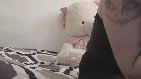 Snapshot of myagosling13 chatting on July 19, 9:18 pm miagosling NTMU Dont forget follow me online show from July 19, 9:18 pm