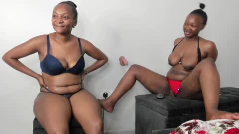 Snapshot of myah_love chatting on April 4, 9:56 pm myah_love online show from April 4, 9:56 pm
