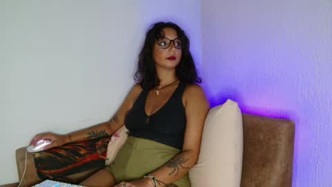 myamillor online show from March 31, 9:59 pm