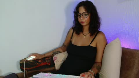 myamillor online show from April 5, 9:01 pm