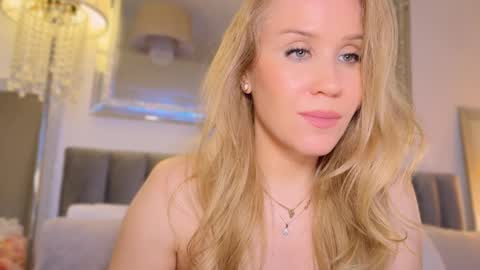 Mya-be Yours P online show from February 9, 12:28 am