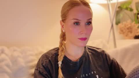 Mya-be Yours P online show from September 15, 7:36 pm