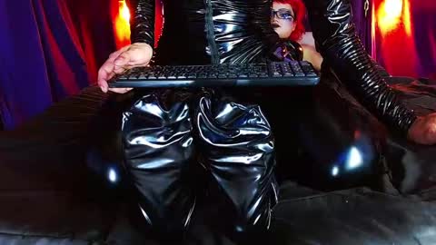 Snapshot of myatta_crow chatting on December 29, 6:45 am Dante Crow online show from December 29, 6:45 am