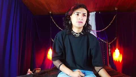 Snapshot of myatta_crow chatting on January 30, 7:07 am Dante Crow online show from January 30, 7:07 am