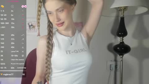 chloe online show from May 23, 8:46 pm