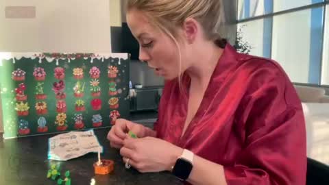 MyCookieJar online show from December 4, 12:20 am