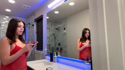 mycreamydreams online show from February 5, 3:55 am