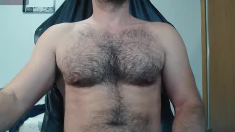 Snapshot of myhairymacho chatting on October 16, 12:11 am Juan OF myhairymacho online show from October 16, 12:11 am