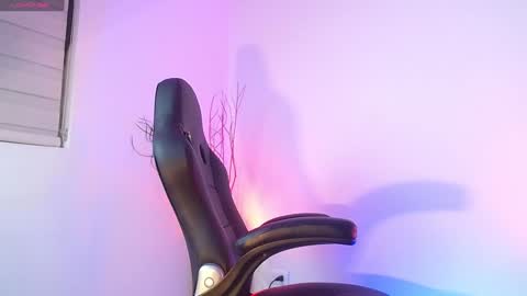 Mylo Wallace  online show from January 18, 2:47 am