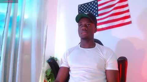 Mylo Wallace  online show from November 15, 5:09 pm