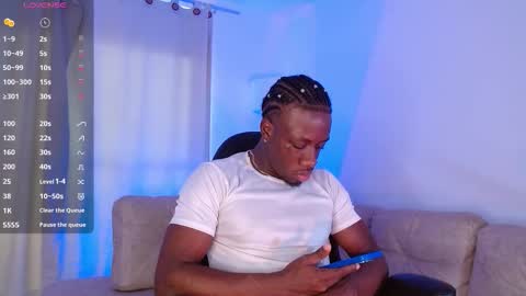 Mylo Wallace  online show from February 5, 1:16 pm