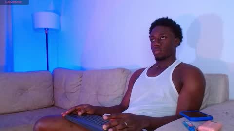 Mylo Wallace  online show from February 26, 3:05 am