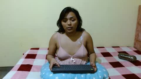 Snapshot of mylu_m chatting on November 30, 5:22 am mylu_m online show from November 30, 5:22 am