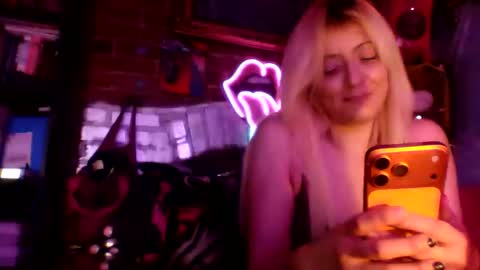Snapshot of myluckyfuck chatting on October 19, 1:23 pm myluckyfuck online show from October 19, 1:23 pm