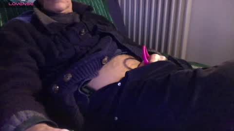 Bi sexy guy lovense hush is on private is open or password show tip if you like. online show from February 20, 4:25 pm