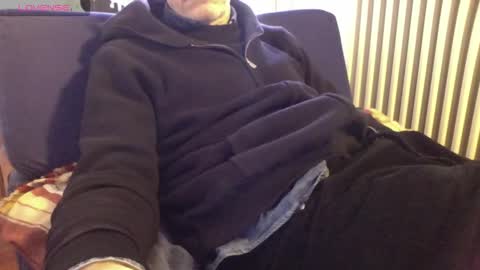 Snapshot of mynakedbeach chatting on February 7, 9:24 am Bi sexy guy lovense hush is on private is open or password show tip if you like. online show from February 7, 9:24 am