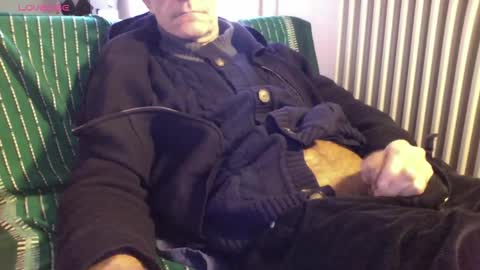 Snapshot of mynakedbeach chatting on March 23, 6:39 am Bi sexy guy lovense hush is on private is open or password show tip if you like. online show from March 23, 6:39 am