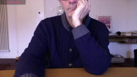 Snapshot of mynakedbeach chatting on April 17, 4:48 am Bi sexy guy lovense hush is on private is open or password show tip if you like. online show from April 17, 4:48 am