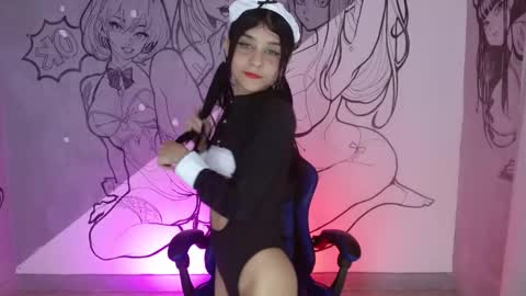 Snapshot of mynxii_petite chatting on January 15, 12:21 pm Mynxii online show from January 15, 12:21 pm