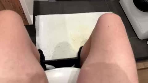 Snapshot of mypleasure001 chatting on November 2, 9:28 pm Ricky online show from November 2, 9:28 pm