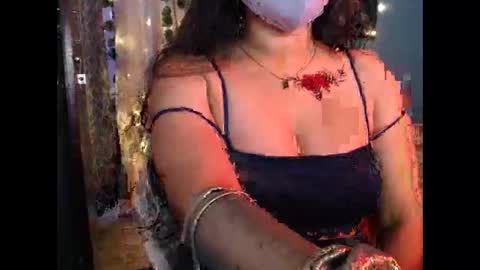 Snapshot of myra_luxe9 chatting on May 17, 3:08 pm Myra Kannu online show from May 17, 3:08 pm