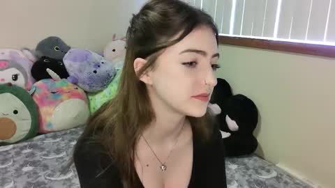 myrawood online show from March 23, 12:25 am