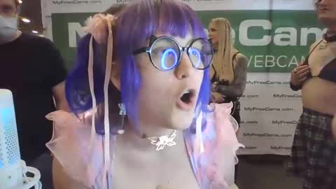 Snapshot of myrtlemystic chatting on December 7, 2:20 am Myrtle Faust online show from December 7, 2:20 am