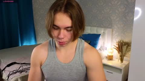 Mickey online show from December 13, 6:38 pm