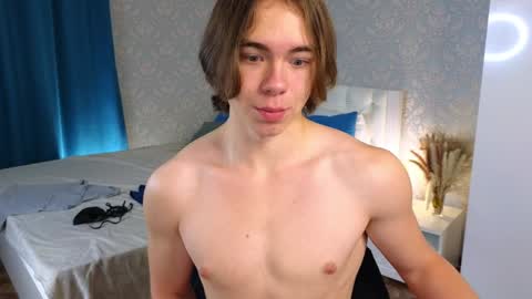 Mickey online show from December 18, 10:02 pm