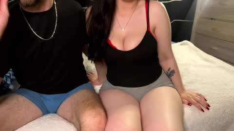 Snapshot of mysteriouspawg chatting on February 15, 11:01 pm Mysterious Couple online show from February 15, 11:01 pm