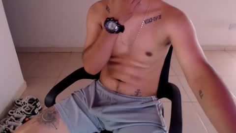 mysteryboy_thin16 online show from May 20, 9:54 pm