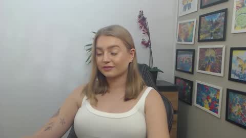 Erica online show from November 5, 1:00 pm