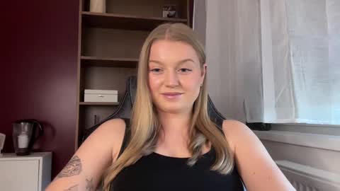 Erica online show from May 25, 11:27 am