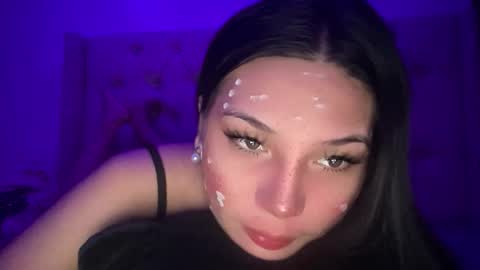UR GIRL NEXTDOOR online show from May 21, 11:06 am