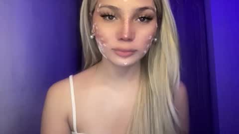 UR GIRL NEXTDOOR online show from May 24, 4:34 pm
