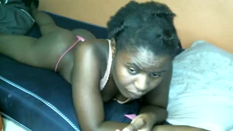 Snapshot of mystic_linna chatting on February 19, 6:43 pm mystic_linna online show from February 19, 6:43 pm