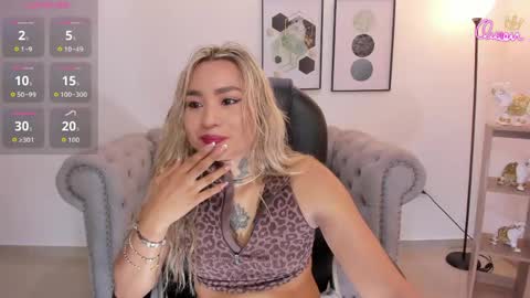 mystic_nova_ online show from May 22, 11:27 am