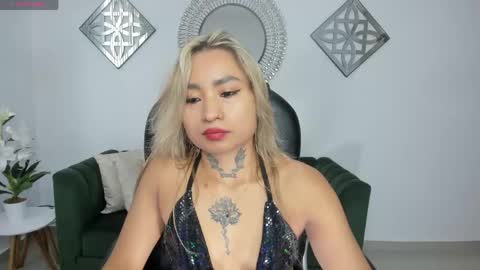 mystic_nova_ online show from May 30, 11:40 am