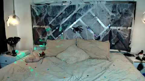 Mystic  online show from October 31, 3:35 pm