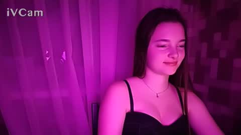 Leya online show from February 2, 7:01 pm