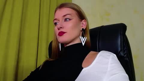 mysticvenus_ online show from November 24, 3:23 pm