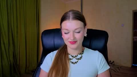 mysticvenus_ online show from March 4, 3:29 pm