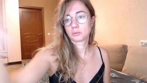 Maya online show from December 3, 3:30 am