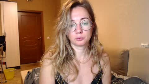 Maya online show from December 5, 3:37 am