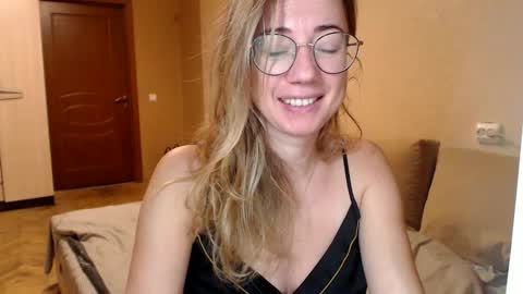 Maya online show from December 27, 3:42 am