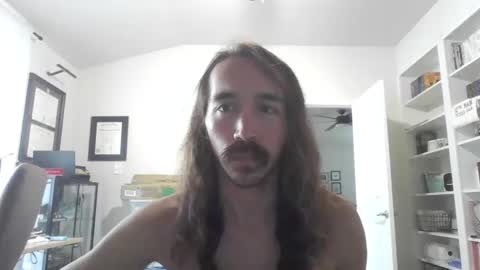 Snapshot of mythrowawayatx chatting on December 18, 5:10 pm mythrowawayatx online show from December 18, 5:10 pm