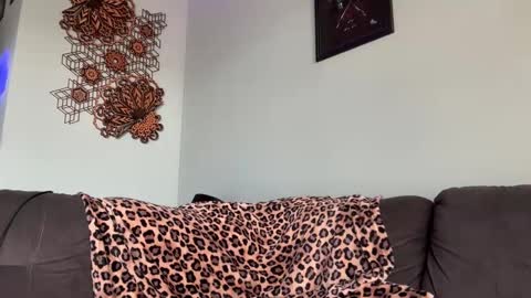 Gabby online show from November 22, 6:18 pm